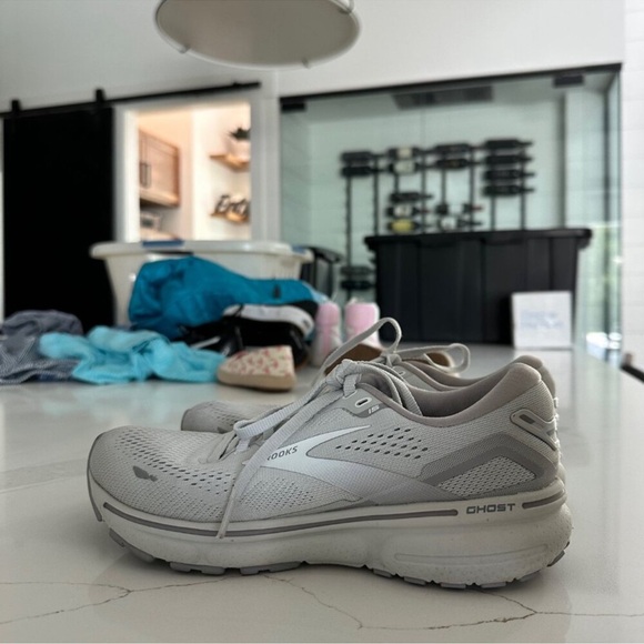 Brooks White Running Shoes - Picture 4 of 11